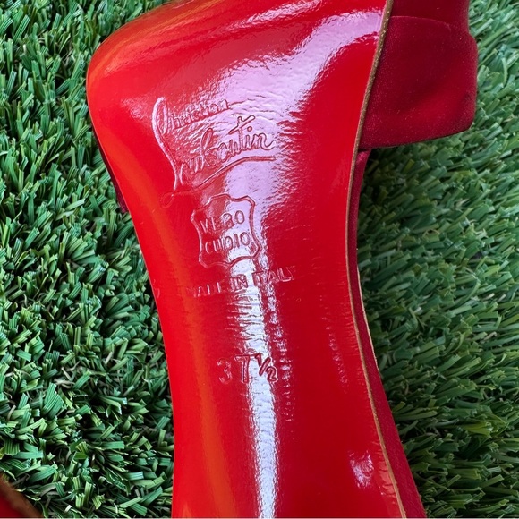 Louboutin Armadillo heels NEW - Picture 8 of 9